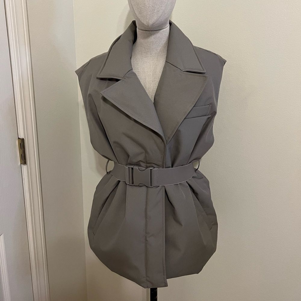 Women's Gray Belted Puffer Blazer Vest Size M NWT